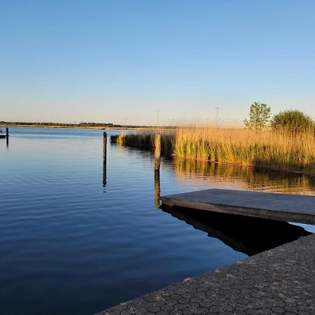4 Sterne Dtv Floating House Otel Kröslin Dış mekan fotoğraf