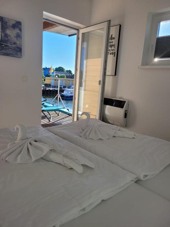 4 Sterne Dtv Floating House Otel Kröslin Dış mekan fotoğraf