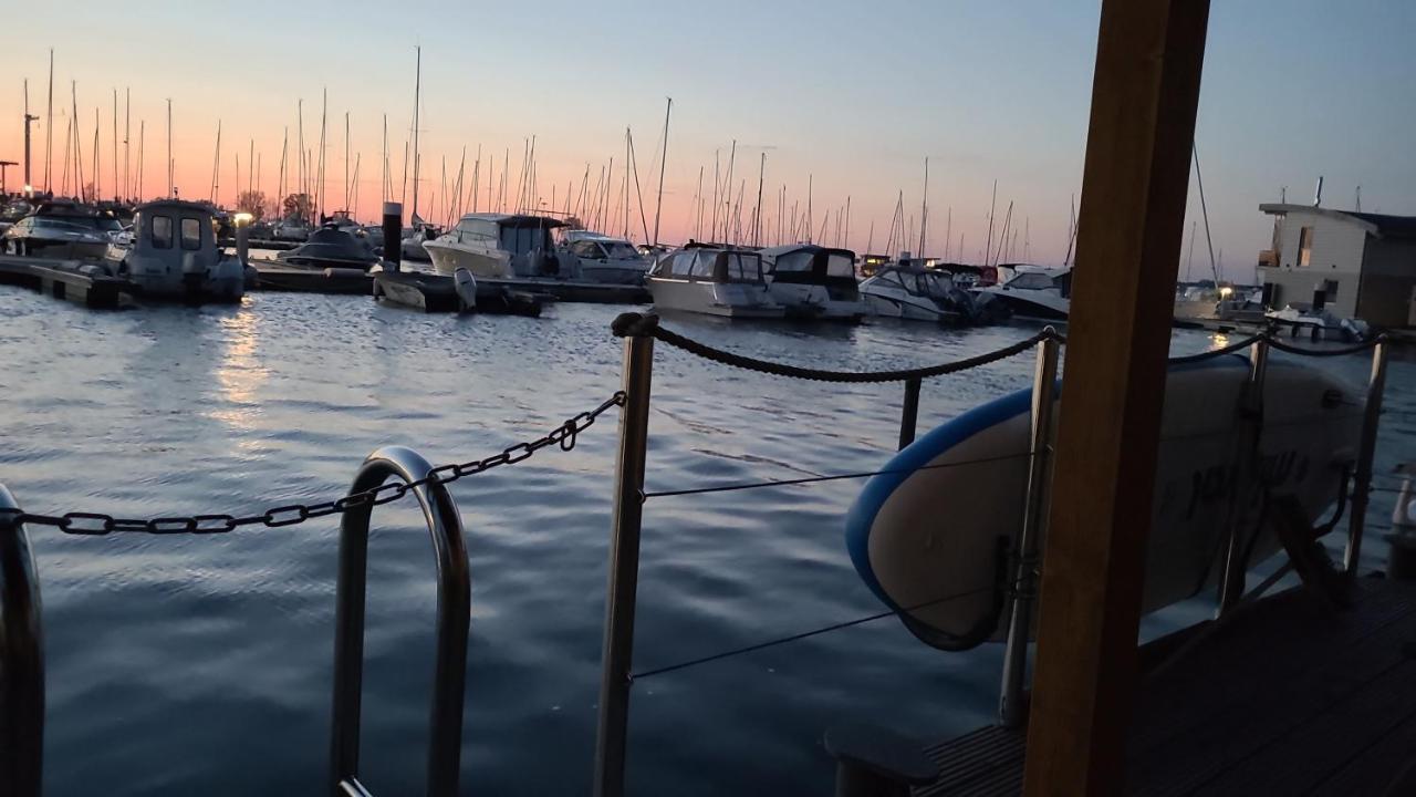 4 Sterne Dtv Floating House Otel Kröslin Dış mekan fotoğraf